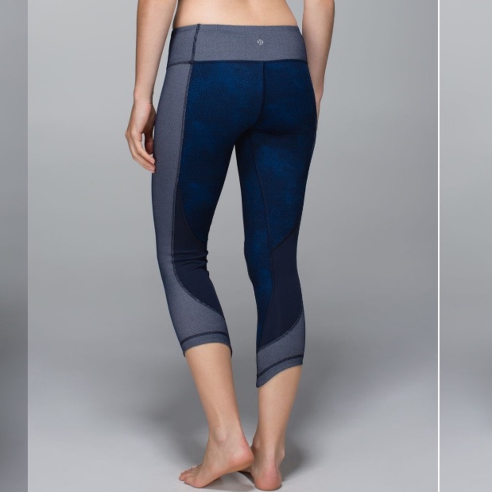 Lululemon Wunder Under Crop Sashiko Sashico Cross Inkwell Rugged Blue Size 6